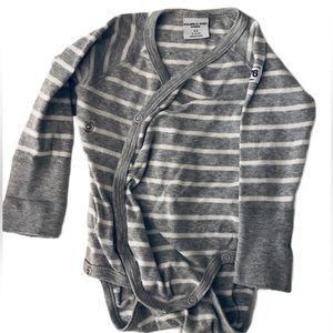 Polar o.pyret grey and white stripe baby onesie 62 (2-4 M)
